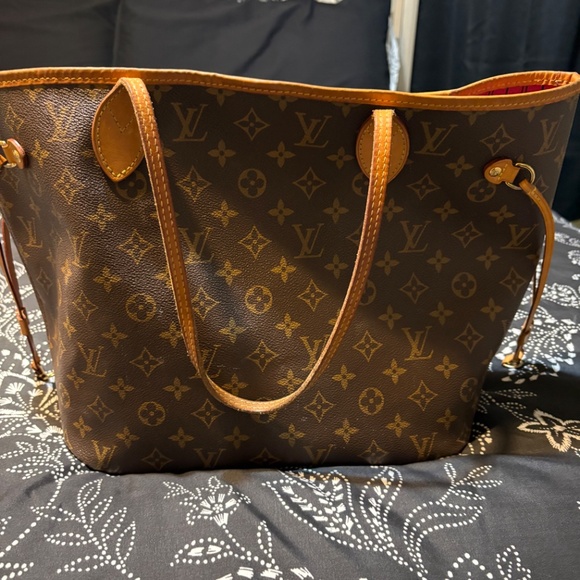 Authentic LOUIS VUITTON - Picture 4 of 5